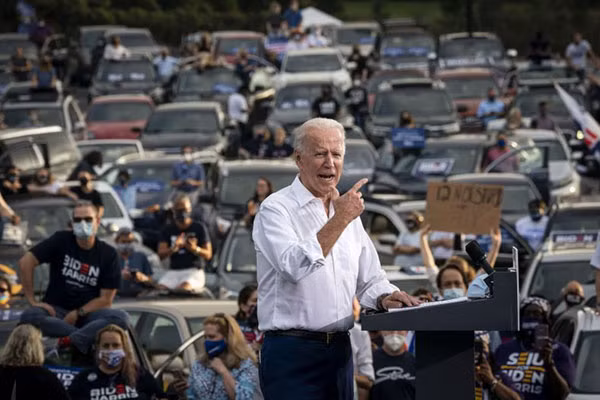 Tong thong Joe Biden se thay doi xe lien bang bang oto dien-Hinh-2