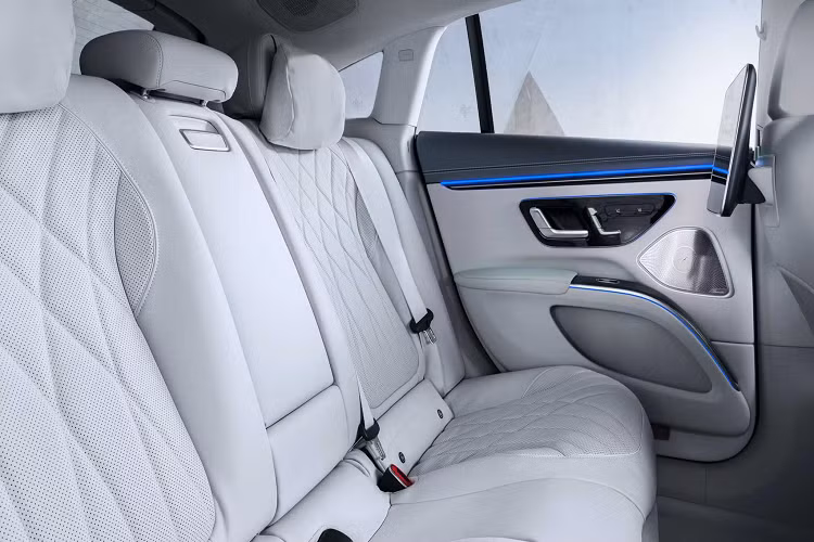 Theo trang web của Mercedes-Benz Việt Nam (MBV), khả năng cao MBV sẽ phân phối đủ cả 2 phiên bản EQS 450+ và EQS 580 4Matic tại thị trường Việt. Xe được nhập khẩu nguyên chiếc. Hiện tại, giá bán và thời điểm đến tay khách hàng Việt của Mercedes-Benz EQS 2022 vẫn chưa được tiết lộ. Tại thị trường Việt, Mercedes-Benz EQS 2022 sẽ có chức năng sạc Mercedes me Charge và trạm sạc nhanh IONITY - IONITY Unlimited mà không mất phí trong năm đầu tiên.