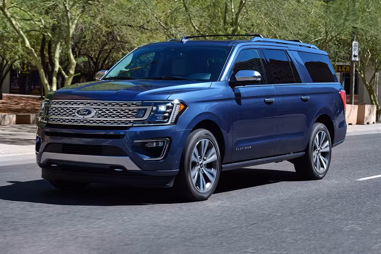  4. Ford Expedition Ford Expedition là mẫu SUV lớn nhất trong dải sản phẩm của Ford. Theo nghiên cứu của Iseecars, có 4,9% số xe Ford Expedition được bán ra trong năm 2020 có chỉ số đạt tỷ lệ có khả năng cán mốc 200.000 dặm và vẫn hoạt động ổn định.