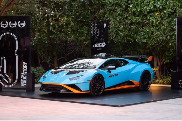 Để kỷ niệm lễ khai trương và khởi động hàng năm của hội chợ nghệ thuật Art Basel Miami, Lamborghini Automobili đã được vinh dự hợp tác cùng Tạp chí W (W Magazine) và Bảo tàng Nghệ thuật Đương đại Miami trao đổi về siêu phẩm Huracan Super Trofeo Omologato (STO) mới nhất.