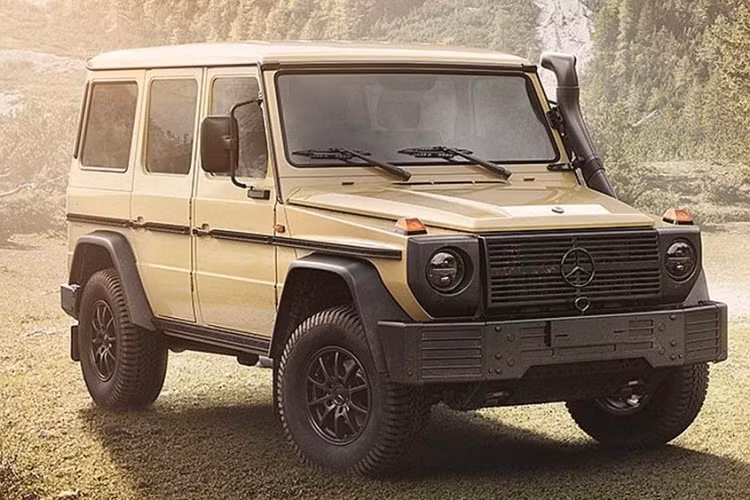 Với những ai yêu thích SUV Mercedes-Benz G-Class có lẽ đều biết rằng dòng xe này xuất phát điểm vốn là ôtô quân sự. Hiện nay, Mercedes-Benz G-Class hạng sang đã trở thành lựa chọn yêu thích của giới nhà giàu và người nổi tiếng trên toàn thế giới. Thế nhưng, dòng SUV này không hề "mất gốc" mà vẫn còn phiên bản quân sự, được sản xuất từ năm 1979.