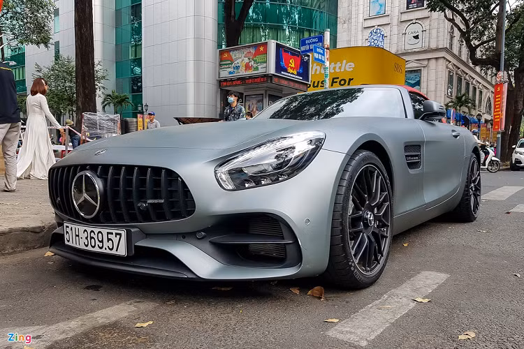 Chi tiet Mercedes-AMG GT Roadster hon 11 ty, doc nhat Viet Nam