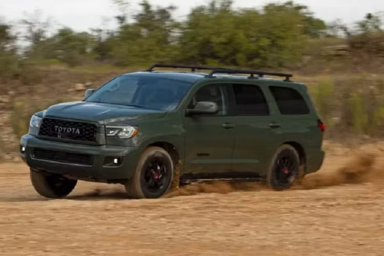  2. Toyota Sequoia Từ hạng 2 trở lên, có một sự thay đổi vượt bậc về tỷ lệ xe đạt 200.000 dặm (300.000 km). Cứ 100 xe Toyota Sequoia bán ra lại có khoảng 11 chiếc có mức odo nói trên.