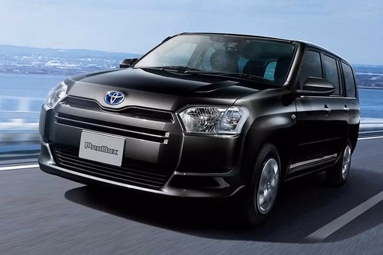 Toyota Probox đã lần đầu tiên trình làng tại thị trường Nhật Bản vào hồi năm 2002 như mẫu xe thay thế cho đàn anh Corolla/Sprinter. Đến năm 2014, phiên bản nâng cấp của dòng xe này đã chính thức ra mắt thị trường nội địa. Sau 7 năm, hãng Toyota tiếp tục giới thiệu Probox 2022 tại xứ sở hoa anh đào.