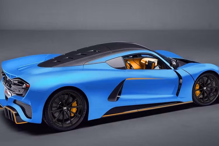 Điều này cũng dễ hiểu khi với động cơ Fury, Hennessey Venom F5 có khả năng tăng tốc từ 0 lên 100 km/h chỉ trong 2,6 giây. Tốc độ tối đa mà siêu phẩm này có thể đạt tới hơn 500 km/h.