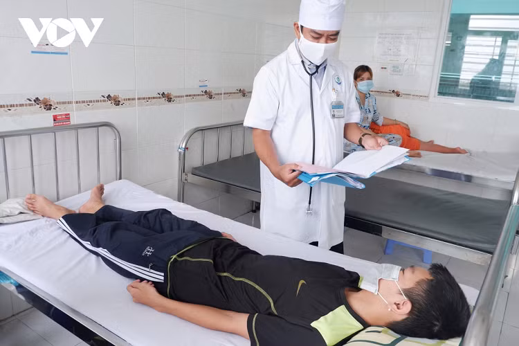 Mua mua den, canh bao benh sot xuat huyet