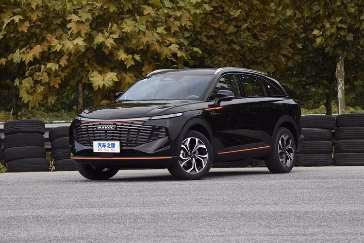 Sau khi được hé lộ những hình ảnh chính thức trong tháng 8, mẫu SUV Haval Shenshou 2022 mới (có nghĩa: “Thần Thú”) giờ đây đã chính thức được tung ra ở thị trường xe nội địa Trung Quốc. Nó là một mẫu SUV phong cách với thiết kế táo bạo, pha trộn các yếu tố thiết kế của một chiếc SUV truyền thống với các yếu tố của một chiếc coupe SUV hiện đại