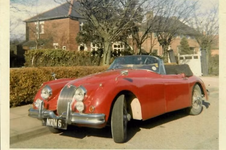 Trên thực tế, một chiếc Jaguar XK150S 1960 tan nát mới được bán đấu giá tại Anh Quốc với số tiền lên tới 90.000 Bảng (tương đương 2,93 tỷ đồng).