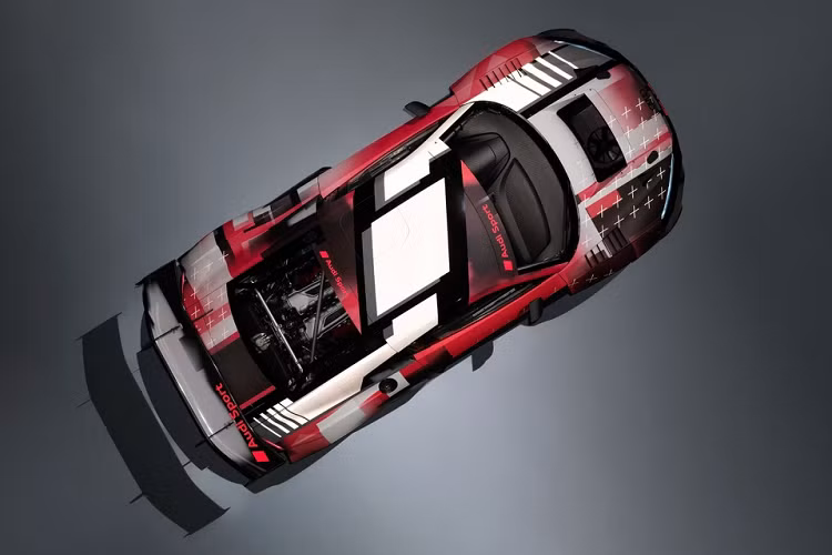 Audi R8 LMS GT3 Evo II được trang bị động cơ V10 dung tích 5.2L, với công suất tối đa 585 mã lực. Sức mạnh của xe được truyền đến cầu sau thông qua bộ ly hợp 3 đĩa và hộp số tuần tự 6 cấp.
