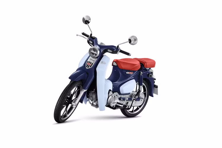 Hôm nay, Honda Việt Nam vừa chính thức giới thiệu phiên bản mới cho "biểu tượng huyền thoại" Super Cub tại Việt Nam. Theo đó, Honda Super Cub C125 mới tại Việt Nam sẽ được bổ sung thêm phiên bản màu Đen nhám Đặc biệt bên cạnh bản Tiêu chuẩn với các màu sắc như Xanh Trắng nhạt, Xanh Trắng đậm và Đỏ Trắng.