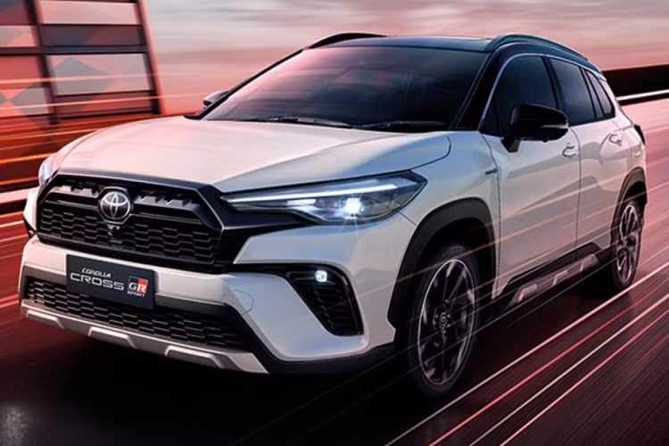 Đúng như thông tin từ trước đó, hãng Toyota cuối cùng đã chính thức giới thiệu mẫu xe Toyota Corolla Cross GR Sport 2022 mới ở thị trường Đông Nam Á, cụ thể là Thái Lan. Mẫu xe này được giới thiệu tại thị trường Thái Lan trước thềm triển lãm Thailand International Motor Expo 2021, khai mạc vào ngày mai.