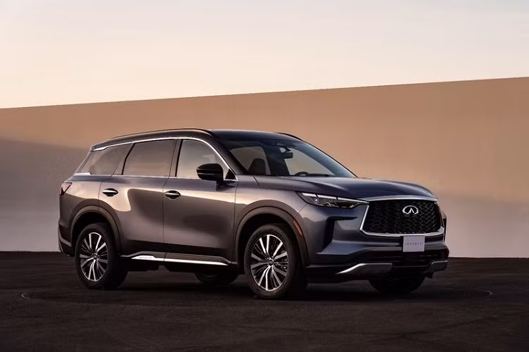 Tuy nhiên, bước sang thế hệ thứ 2, Infiniti đã đẩy mạnh cuộc chơi riêng của mình bằng cách cung cấp thêm hộp số tự động 9 cấp từ ZF cho Infiniti QX60 2022 mới.
