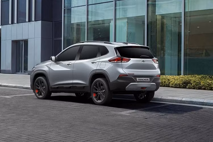 Hiện chưa rõ sau Philippines, Chevrolet Tracker 2021 có được bày bán ở những thị trường Đông Nam Á khác hay không. Tuy nhiên, khả năng SUV cỡ B này về Việt Nam khá thấp vì hiện chỉ có 2 mẫu xe Chevrolet là Colorado và Trailblazer được VinFast phân phối tại nước ta.