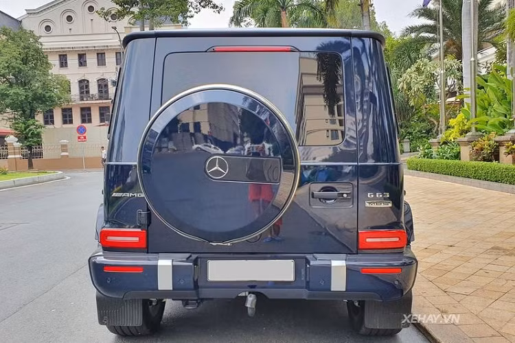 Về truyền động, G63 Gewinner MBS vẫn sử dụng động cơ tăng áp kép V8 4.0L sản sinh ra công suất 577 mã lực và mô-men xoắn cực đại 850Nm, giúp xe tăng tốc từ 0 - 100 km/h chỉ trong 4,4 giây. Mức giá xe Mercedes-AMG G63 Gewinner MBS 2020 tại Việt Nam khoảng gần 13 tỷ đồng.