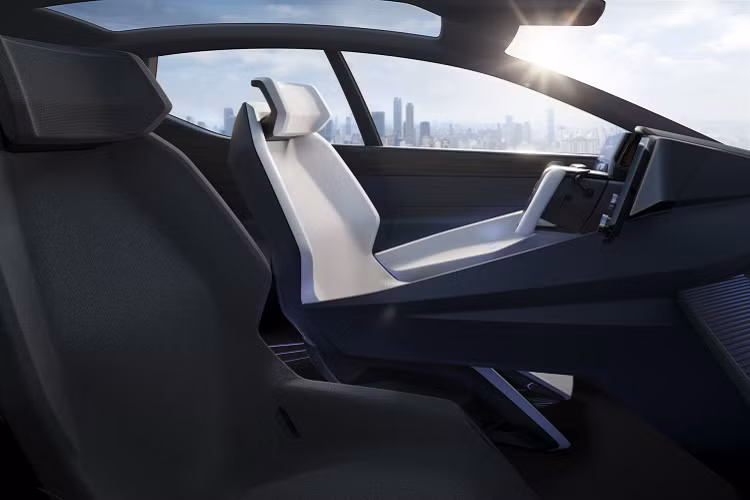 Sở hữu thiết kế SUV lai Coupe, mẫu xe điện Lexus LF-Z Electrified sẽ được trang bị nền tảng kết cấu TNGA tương tự như mẫu Toyota bZ4X Cocnept. Tuy nhiên, khi phiên bản thương mại của mẫu xe này ra mắt trong năm sau, ngoại hình của xe sẽ không hoàn toàn giống với mẫu xe ý tưởng, dù vậy một số điểm đặc trưng cho thiết kế của xe vẫn sẽ được giữ lại.