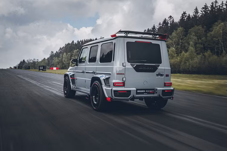 Chiếc xe được trang bị bộ mâm với thiết kế ấn tượng mang tên Brabus Monoblock "PLATINUM EDITION" Z được rèn công nghệ cao và được chế tác thông qua việc sử dụng các quy trình sản xuất hiện đại, mang đến một vẻ ngoài độc đáo cho xe. Nhằm tương xứng với vẻ ngoài oai phong của xe, Brabus đã lắp đặt cho xe bộ mâm có kích thước lên tới 24 inch.