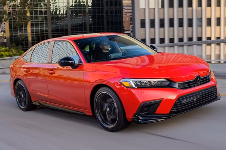 Trước đó, đã có nhiều tin đồn cho rằng Honda Civic Si 2022 mới phiên bản hatchback sẽ thay thế cho bản coupe để khách hàng có nhiều lựa chọn hơn.