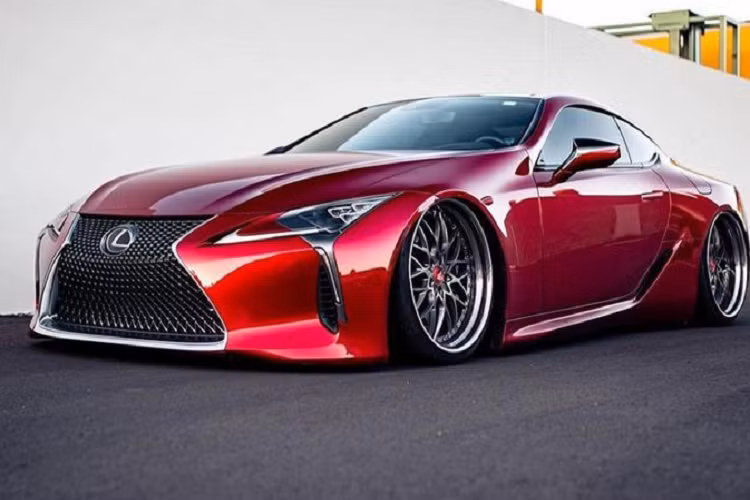 Nếu bạn cảm thấy Lexus LC 500 hạng sang "nhàm chán" dù chỉ là một chút, hãy tham khảo bạn độ này của Avant Garde. Chỉ với một vài thay đổi, chiếc coupe thể thao hạng sang đã trở nên bắt mắt và thú vị hơn hẳn.
