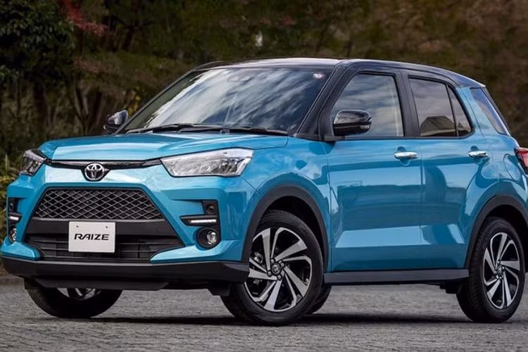 Hiện tại, mọi thông tin về trang bị của xe đã tương đối đầy đủ, điều đáng mong chờ chỉ còn giá bán chính thức. Trước đó, giới tư vấn bán hàng cho hay xe sẽ được nhập khẩu nguyên chiếc từ Indonesia với 1 phiên bản duy nhất cùng giá xe Toyota Raize 2022 dự kiến là 530 triệu đồng.