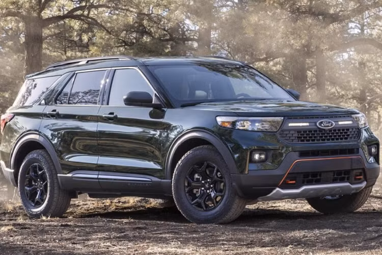 Theo hãng Ford, hiện nay, ngày càng có nhiều khách hàng muốn mang xe đi off-road. Để đáp ứng nhu cầu của khách hàng, hãng Ford quyết định giới thiệu Timberline như phiên bản hầm hố và có khả năng off-road tốt hơn của dòng SUV cỡ lớn Explorer.
