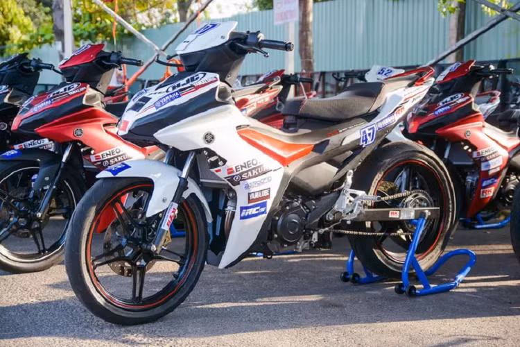 Tổng thể thiết kế của xe côn tay Yamaha Exciter 155 vẫn được giữ nguyên, tuy nhiên các bộ phận không cần thiết đã được tháo gỡ để đảm bảo tính khí động học và khả năng an toàn khi thi đấu.