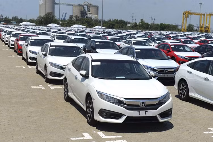Thi truong oto Viet Nam dua giam gia, xe nhap tiep da tang manh-Hinh-6