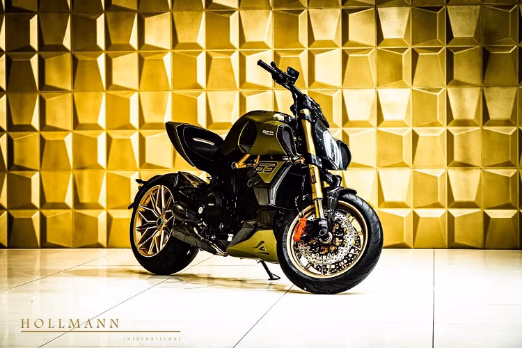 Cơn sốt Ducati Diavel 1260 Lamborghini là không phải bàn cãi khi các đại gia lắm tiền sở hữu siêu xe của hãng Lamborghini nói chung và phiên bản xe Sian nói riêng đã nhanh chóng liên hệ để tìm mua nhằm bổ sung vào garage 1 mẫu xe "Lamborghini" 2 bánh.
