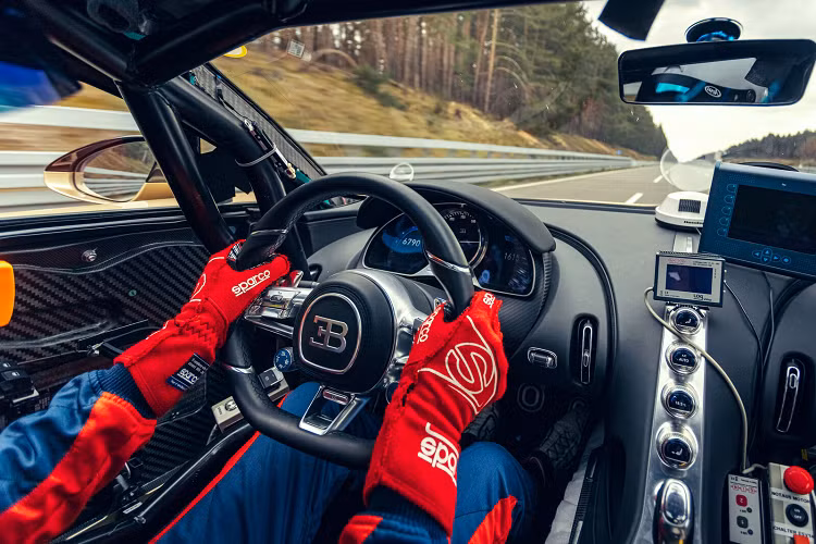 Bước thử nghiệm này sẽ có khả năng đem tới cho đội ngũ phát triển của Bugatti những thông số cũng như các thông tin cần thiết để có thể sửa đổi cũng như so sánh các thiết lập, cài đặt một số chi tiết như góc nghiêng của cánh gió sau, chiều cao của xe, hệ thống giảm xóc hay cả hệ thống lái trợ lực điện.