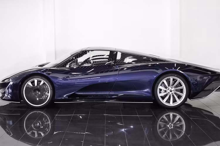 Có khoảng dưới 5 chiếc siêu xe McLaren Speedtail được nhìn thấy trong các đại lý siêu xe dành cho giới siêu giàu ở Trung Đông. Trong đó, ngoài chiếc McLaren Speedtail ở đại lý chuyên bán xe hypercar cho nhà giàu Việt, một đại lý siêu xe cũng ở Dubai, Các tiểu Vương quốc Ả rập Thống nhất đang bày bán McLaren Speedtail.