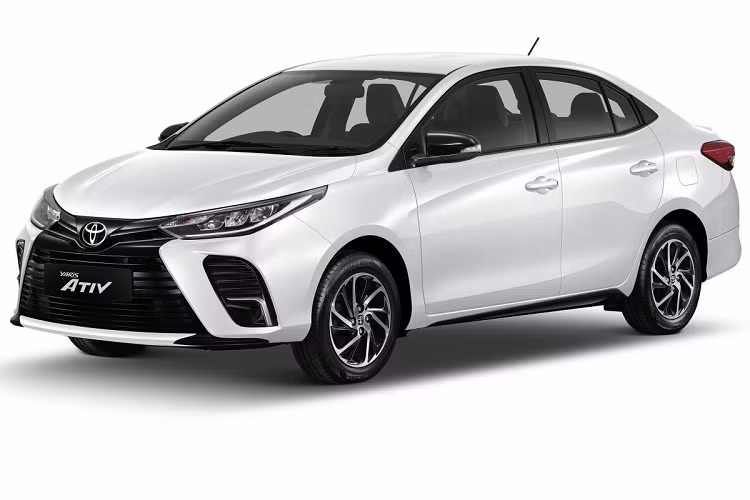Mẫu xe Toyota Vios 2022 mới (hay còn gọi là Toyota Yaris Ativ) đã có màn nâng cấp nhẹ nhàng với một số tinh chỉnh về ngoại thất và bổ sung loạt trang bị mới nhất. Được biết tại thị trường Thái Lan, mẫu xe sedan hạng B này có 3 phiên bản là Entry, Sport và Sport Premium.