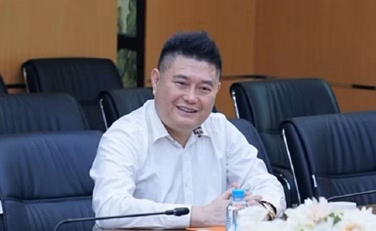 Bau Thuy muon do dau cho Ho Van Cuong