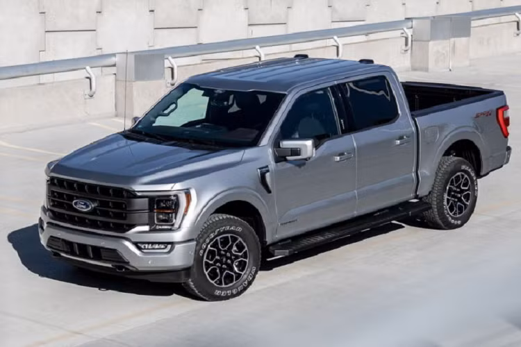  1. Ford F-Series (787.422 xe) Ford F-Series tiếp tục giữ vững là mẫu xe bán chạy nhất tại Mỹ dù đã giảm 12% doanh số so với năm 2019. F-Series là một "thế lực" tại Mỹ với doanh số khác biệt so với phần còn lại. 