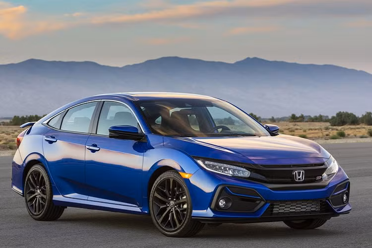  8. Honda Civic (261.225 xe) Mẫu sedan đến từ Nhật đã có một năm khá tệ khi giảm doanh số đến 20% so với cùng kỳ. Dù vậy doanh số Honda Civic tại thị trường Mỹ vẫn còn nằm trong top 8 xe bán chạy trong khi Toyota Corolla chỉ đứng top 11 (Corolla đã giảm đến 22% doanh số). 