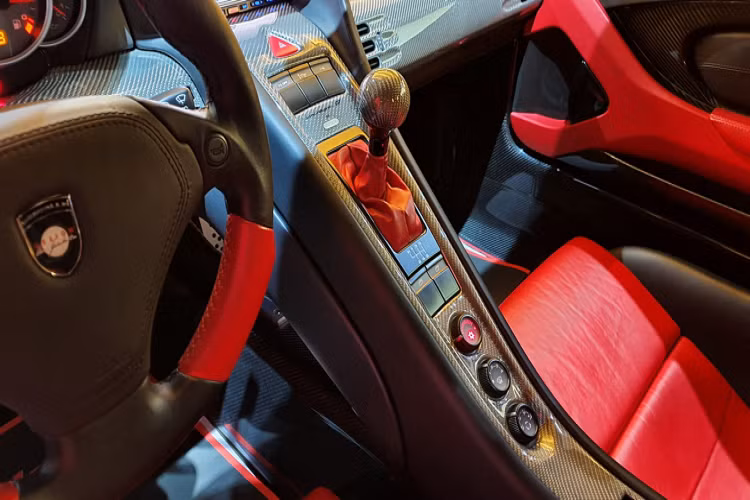 Giá xe Mirage GT từng được xác nhận bán ra thị trường lên đến 780.000 USD (tương đương khoảng 18 tỷ đồng), không kém cạnh những chiếc hypercar đình đám khác.