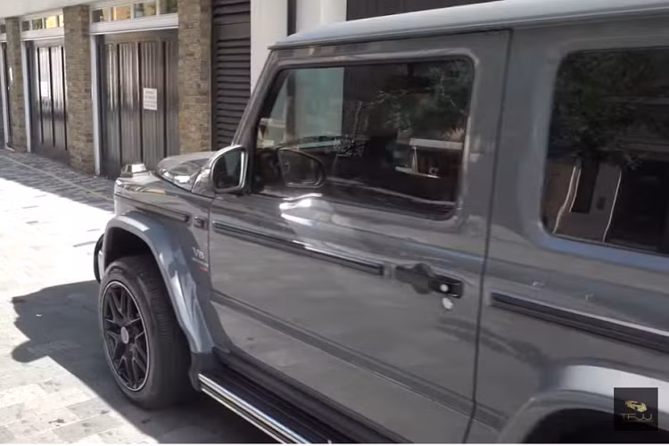 Kể từ khi ra mắt, mẫu Suzuki Jimny mới đã chiếm được cảm tình của những người mê xe trên toàn thế giới, những người ngay lập tức cảm thấy yêu thích chiếc xe địa hình dáng vẻ hình hộp nhỏ gọn. Suzuki Jimny mang đến sự pha trộn độc đáo giữa khả năng off-road, mức giá phải chăng, và tính tiết kiệm, một yếu tố còn thiếu ở những chiếc xe off-road đang ngày một trở nên to lớn.