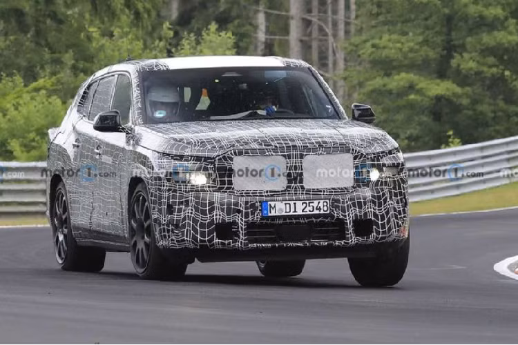 Xe sẽ được ra mắt vào cuối năm nay trước khi chính thức bán ra vào năm sau với giá xe BMW X8 2023 bán dự kiến trên 100.000 USD (khoảng 2,27 tỷ đồng).