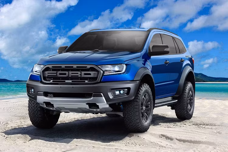 Một hình ảnh được cho là nội thất của Ford Everest thế hệ mới vừa xuất hiện trên các trang mạng xã hội khiến dân tình xôn xao, tuy nhiên, đó thật ra là ảnh chụp cabin của chiếc Ford Equator - mẫu xe chỉ bán tại Trung Quốc.