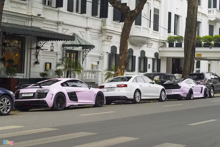 Lamborghini Aventador SVJ Roadster, Ferrari 458 Italia, Mercedes-AMG G 63, Audi R8, Ford Mustang GT 5.0… là những siêu xe tại Hà Nội đáng chú ý xuống phố cuối tuần qua.