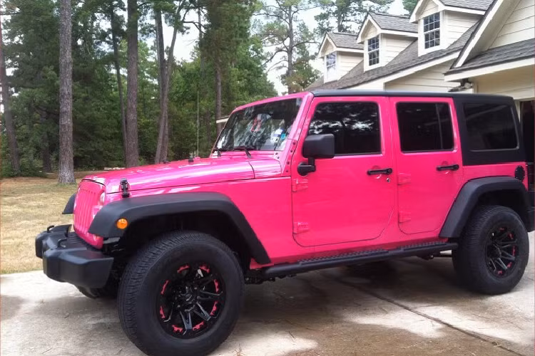 Có thể thấy rằng, bất chấp sự xuất hiện của đối thủ Ford Bronco, Jeep Wrangler hiện vẫn giữ được sức hút của mình tại thị trường Mỹ. Ngoài ra, hãng Jeep cũng đang làm tốt việc duy trì sản xuất dù bị ảnh hưởng bởi cuộc khủng hoảng chip bán dẫn toàn cầu.