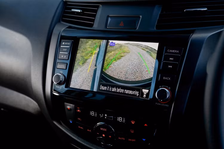 Hiện tại, bán tải Nissan Navara 2021 đã được bán ra ở các thị trường gồm Thái Lan và Úc. Tương tự phiên bản cũ, Navara 2021 cũng được sản xuất tại nhà máy ở Thái Lan.