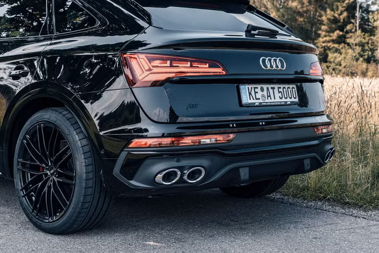 ABT Sportsline tăng hiệu suất của động cơ 3.0 TDI từ mức công suất nguyên bản 341 mã lực, mô-men xoắn 700 Nm lên mức công suất 385 mã lực, mô-men xoắn 760 Nm. Mức tăng công suất đã được tinh chỉnh theo chương trình ABT Power với bộ điều khiển công nghệ cao ABT Engine Control nâng cấp cho xe. Có thể thấy, bộ điều khiển này đã giúp tăng thêm khoảng 44 mã lực, không quá nhiều so với nguyên bản nhưng cũng đủ để đem lại trải nghiệm ấn tượng cho người cầm lái chiếc SUV đến từ Đức.