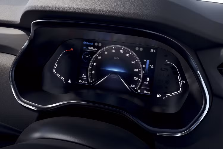 Với dung tích 405 lít, cốp sau của Renault Kiger 2021 được cho là tốt nhất trong phân khúc, và có thể được mở rộng lên 879 lít khi hàng ghế thứ hai được gập xuống.