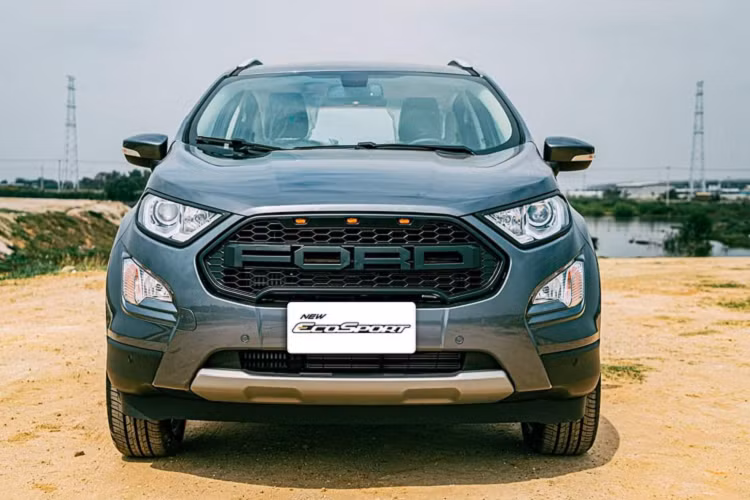 Tại thị trường Việt Nam, Ford EcoSport là mẫu xe đi tiên phong trong phân khúc CUV hạng B. Dòng xe EcoSport đã bắt kịp xu hướng chuộng xe đô thị cỡ nhỏ, khi được Ford Việt Nam phân phối từ năm 2014.