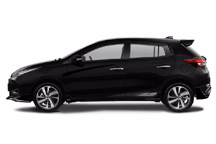Tại thị trường Indonesia, giá xe Toyota Yaris GR Sport 2022 được chia thành 4 bản bán ra từ 268,8 - 284 triệu Rupiah (khoảng 428 - 452 triệu đồng). Khi mua mẫu xe này, khách hàng Indonesia có thể chọn các màu sơn ngoại thất như xanh cốm, cam, đỏ, xám, bạc, trắng và đen. Hiện chưa rõ sau Indonesia, Toyota Yaris GR Sport 2022 có được phân phối tại Việt Nam hay không.