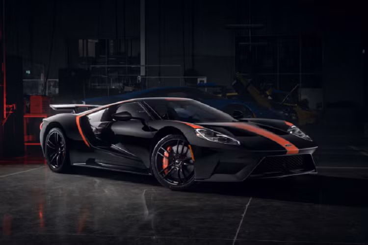 Gói trang trí Studio Collection dành cho Ford GT được hãng xe Mỹ giới thiệu lần đầu tiên vào tháng 8 năm 2020, cùng thời điểm trình làng Ford GT Heritage Edition 2021 mới. Gói Studio Collection cung cấp cho khách hàng một loạt các tùy chọn nhằm thay đổi diện mạo của chiếc siêu xe. Điểm nhấn của phiên bản Studio Collection nằm ở giao diện bên ngoài xe được thiết kế thông qua sự hợp tác giữa phân nhánh Ford Performance và hãng phụ kiện đình đám Multimatic.