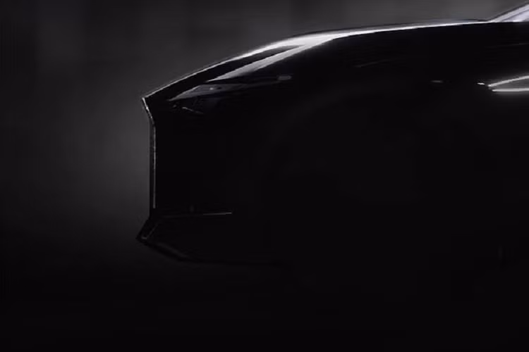 Một nguyên mẫu crossover điện được Lexus giới thiệu từ trước có hai mô-tơ điện, mỗi mô-tơ cho công suất 201 mã lực và mô-men xoắn cực đại 300Nm. Tuy nhiên, không có dấu hiệu nào cho thấy chiếc Lexus EV Concept mới sẽ dùng hệ truyền động này.