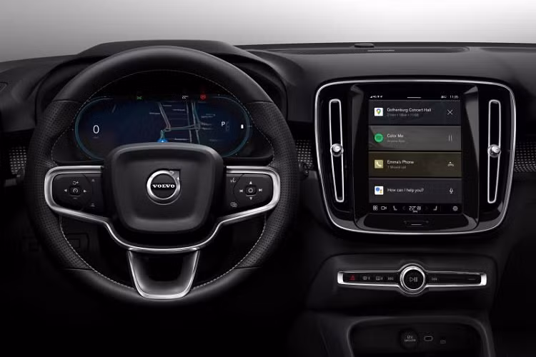 Được biết, ngoài Volvo XC40 chạy điện hoàn toàn, Thái Lan vẫn có cả bản lai điện Volvo XC40 Recharge T5 PHEV 2021 mới nhập khẩu từ Malaysia - ra mắt hồi tháng 11 năm ngoái. Phiên bản PHEV này sẽ có mặt tại Malaysia vào cuối tuần này.