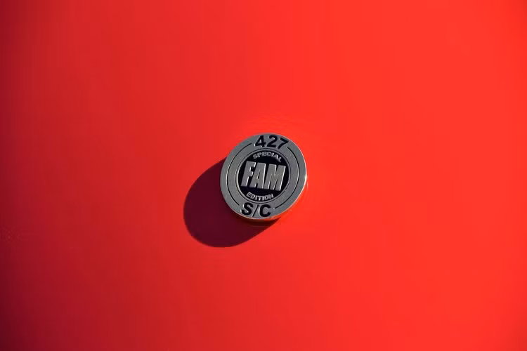 Hơn thế nữa, chỉ 2 trong tổng số 14 chiếc CSX1010 thuộc phiên bản FAM – phiên bản được ra đời để thách thức với hãng siêu xe danh tiếng Ferrari. Và trong 2 năm 1966 và 1967, Ford đã lật đổ sự thống trị của Ferrari tại giải đua Le Mans 24 Giờ với chiếc Ford GT40.
