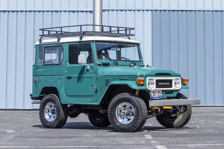 Chiếc SUV Toyota Land Cruiser 1980 hàng hiếm này sẽ được bán đấu giá bởi Bonhams vào giữa tháng 8 tới, số tiền có thể thu về được kỳ vọng từ 75.000 USD đến 125.000 USD.