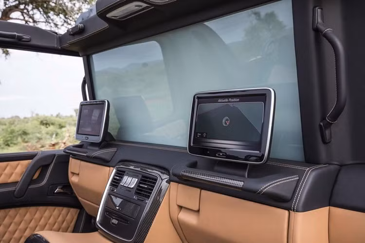Mercedes-Maybach G650 Landaulet được trang bị bộ mâm 22 inch với thiết kế 5 chấu kép đẹp mắt